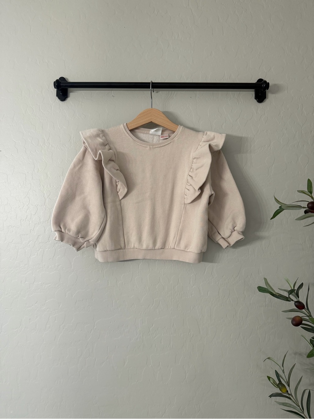 Zara Cream Ruffle Bubble Sweatshirt
